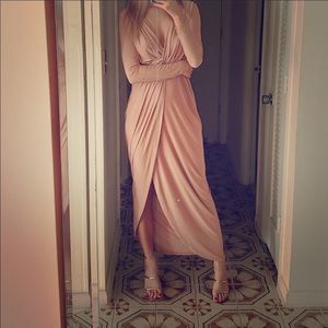 AMAZING & CHIC OPEN BACK MAXI DRESS. NWOT